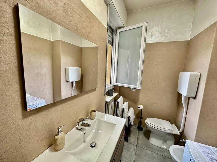 Low Cost Holiday An Business House And Free Park By Revenue House Como Exterior foto