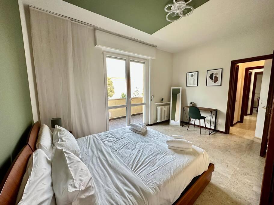 Low Cost Holiday An Business House And Free Park By Revenue House Como Exterior foto