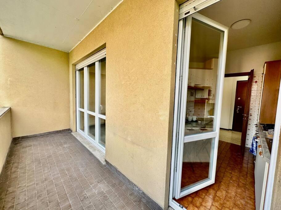 Low Cost Holiday An Business House And Free Park By Revenue House Como Exterior foto